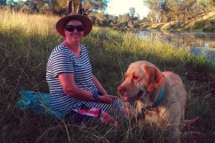Emily (37, aus Melbourne) und ihr Labrador Elvis (2 Jahre)